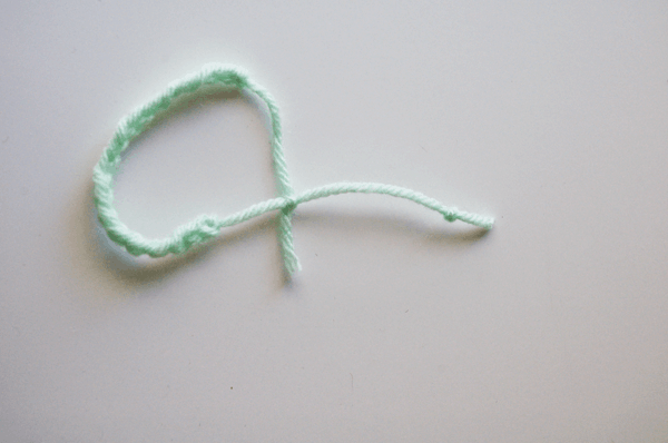 finish-the-knot-so-you-can-size-the-yarn-bracelet finish the knot