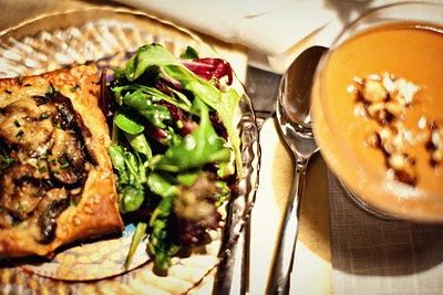 dinner party for new years eve with delicious menu