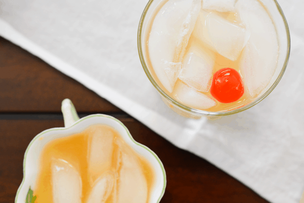 whiskey-sours-and-Mrs.-Lilien's-whiskey-whip