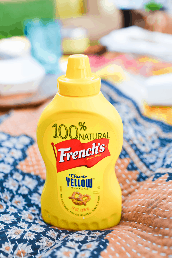 Mustard is all natural and a great way to add flavor to summer picnic dishes! #sponsored #naturallyamazing @frenchsfoods // www.cupcakesandcutlery.com