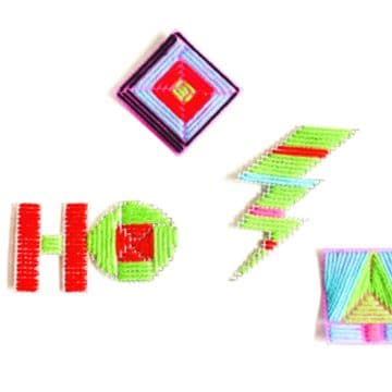 How to make woven yarn ornaments for Christmas.