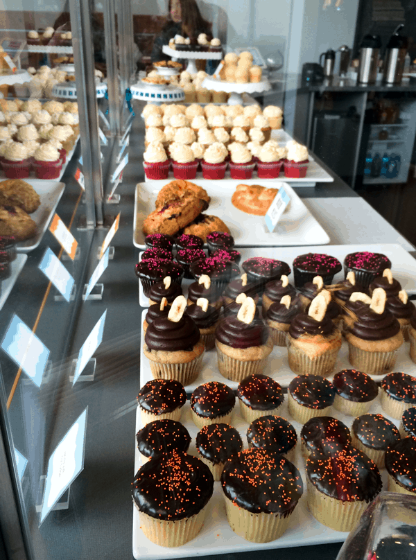 Saint Cupcake in Portland, Oregon Cupcakes and Cutlery