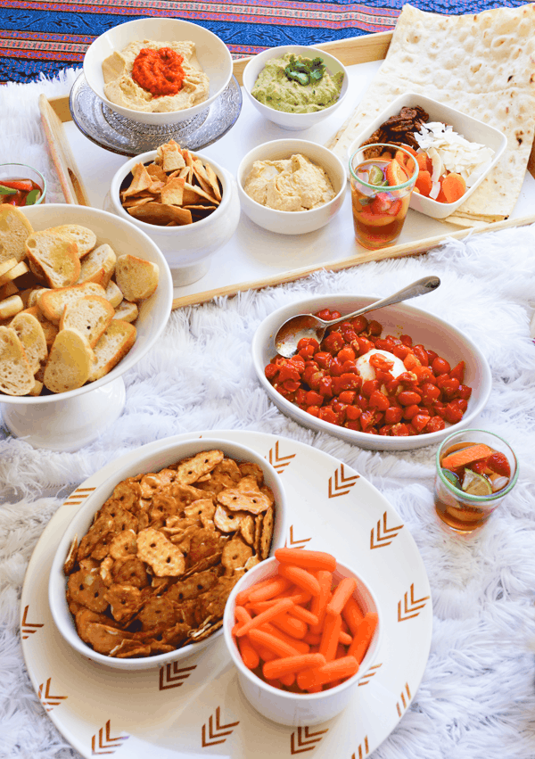 Put an easy picnic together for your friends with hummus!