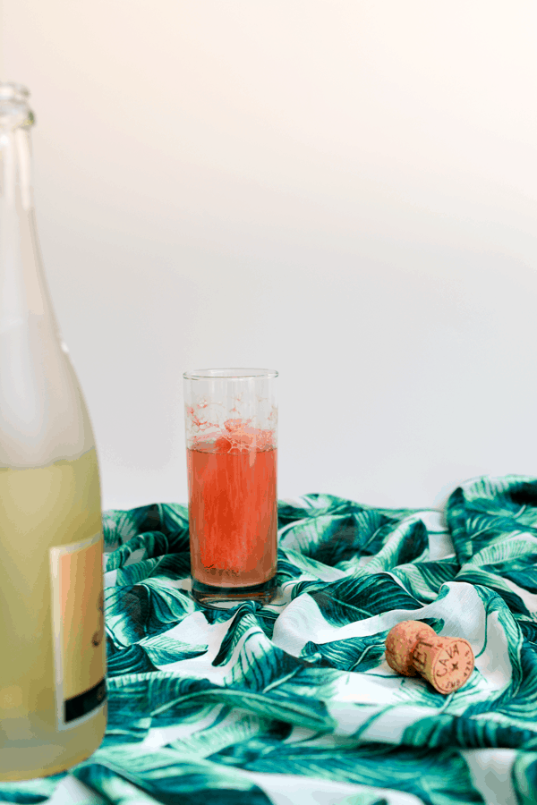 Gather your mom friends and celebrate back to school with watermelon mimosas. Plus my list of Netflix shows you need to watch. Take some time for YOU during the day! You deserve it! (ad) #StreamTeam
