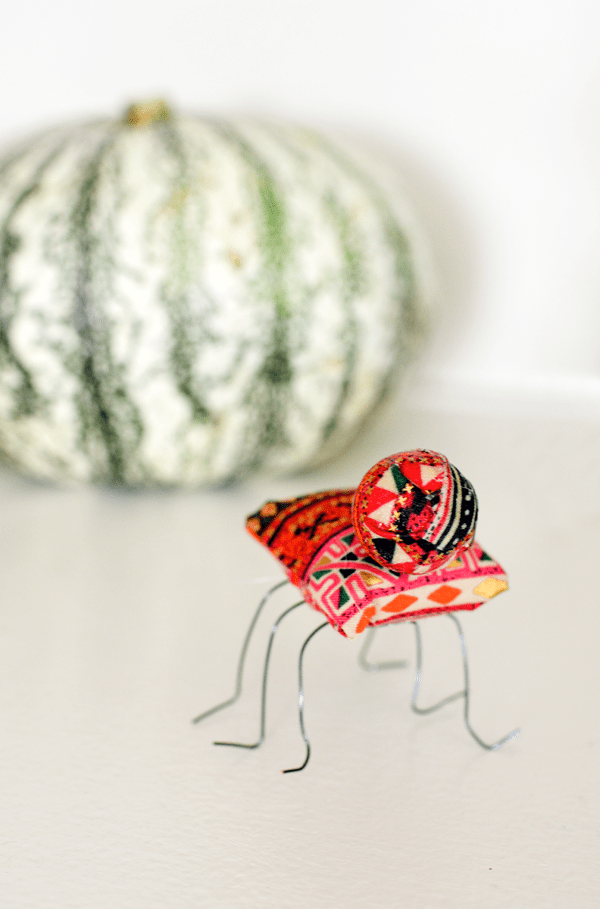 Cute fabric bugs are the perfect Halloween decoration idea! 