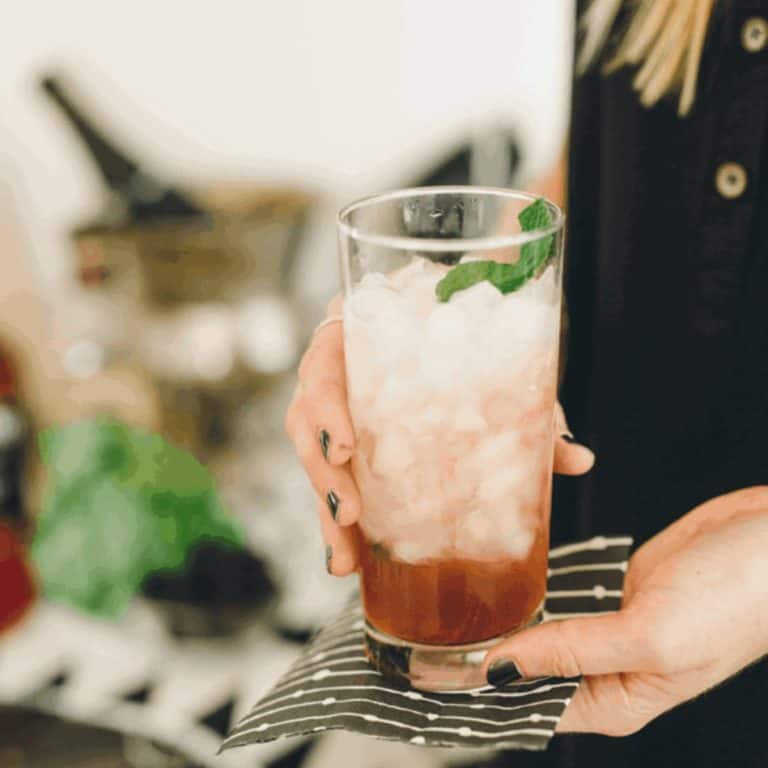 A bourbon champagne cocktail for both men and women.