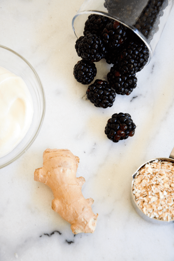 Sharing a blackberry ginger smoothie recipe! It's the perfect way to start the day! (ad) #Aveeno