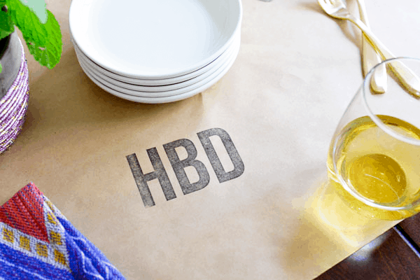 Who wouldn't love this HBD table runner!? It's a fun way to personalize your party table and celebrate the birthday boy or girl! 