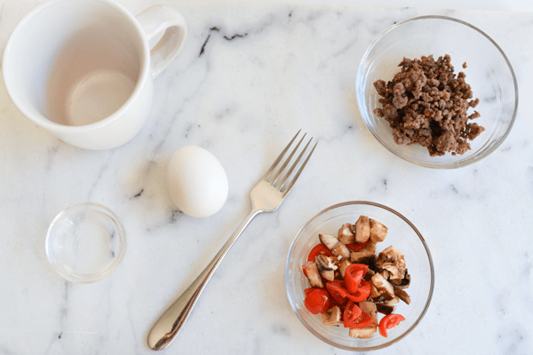 Looking for quick and easy breakfast ideas? This easy scrambled egg in a mug recipe is perfect for those days when you don't want to be cooking. 