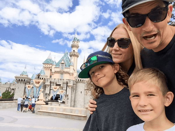 How to plan your family day trip to Disneyland. For many of us, we can't afford passes, so here is how to have one great day at the resort. 