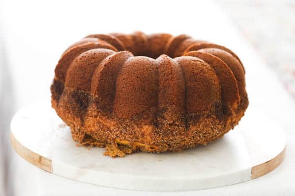 https://www.cupcakesandcutlery.com/wp-content/uploads/2017/11/Delicious-and-moist-Cinnamon-Rum-Cake-Recipe.jpg