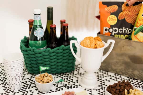 How to create a quick snack spread for your football and game day parties.