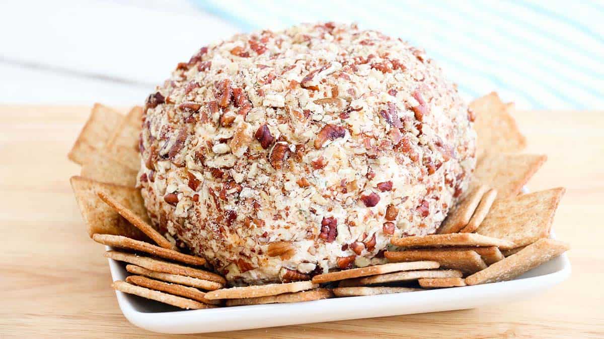 Quick and Easy Chicken Cheeseball with Ranch and Bacon