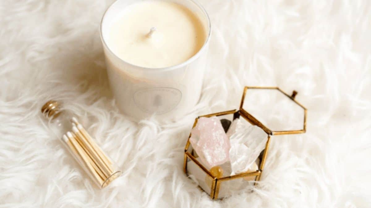 View of How to Make Your Home Feel Like a Spa (7 Easy Ways!) - Cupcakes and Cutlery