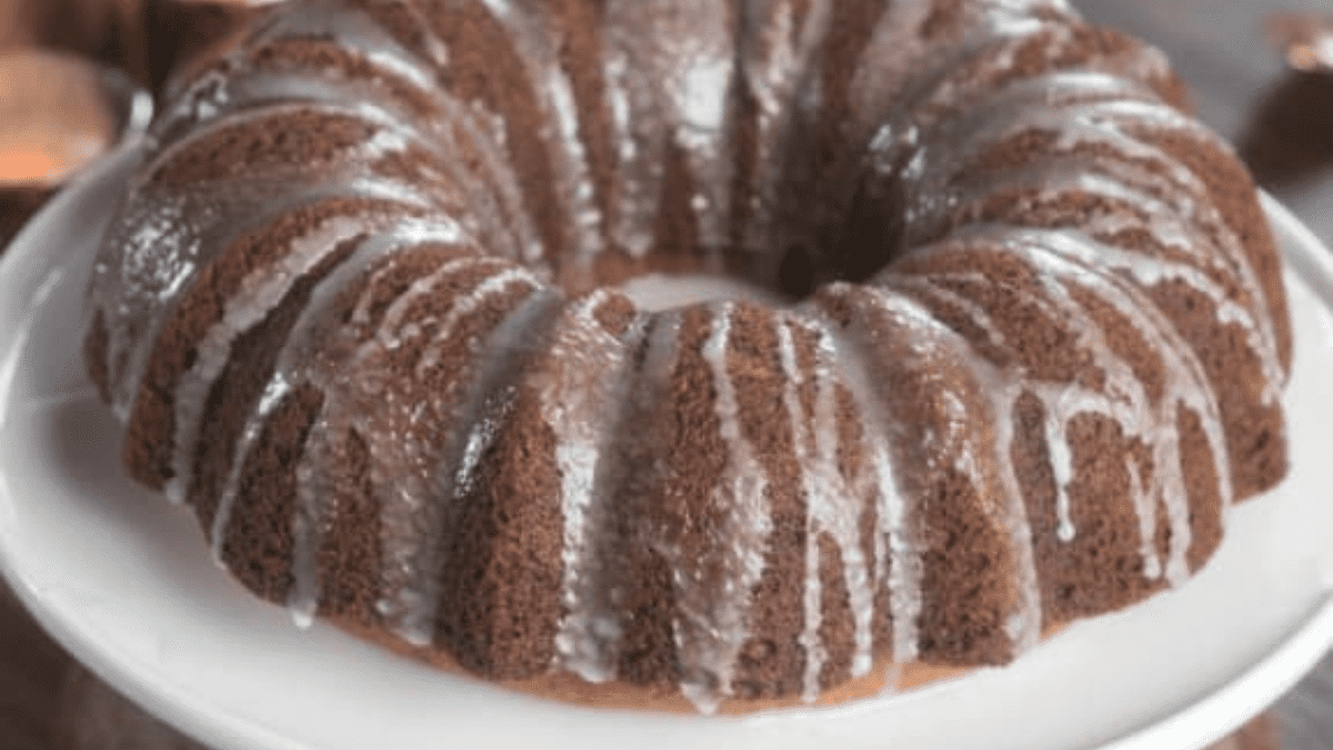 Easy and Delicious Nutmeg Bundt Cake Recipe for the Holidays