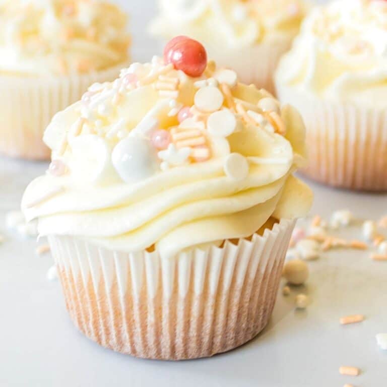 Festive Prosecco Cupcakes Recipe with Prosecco Buttercream