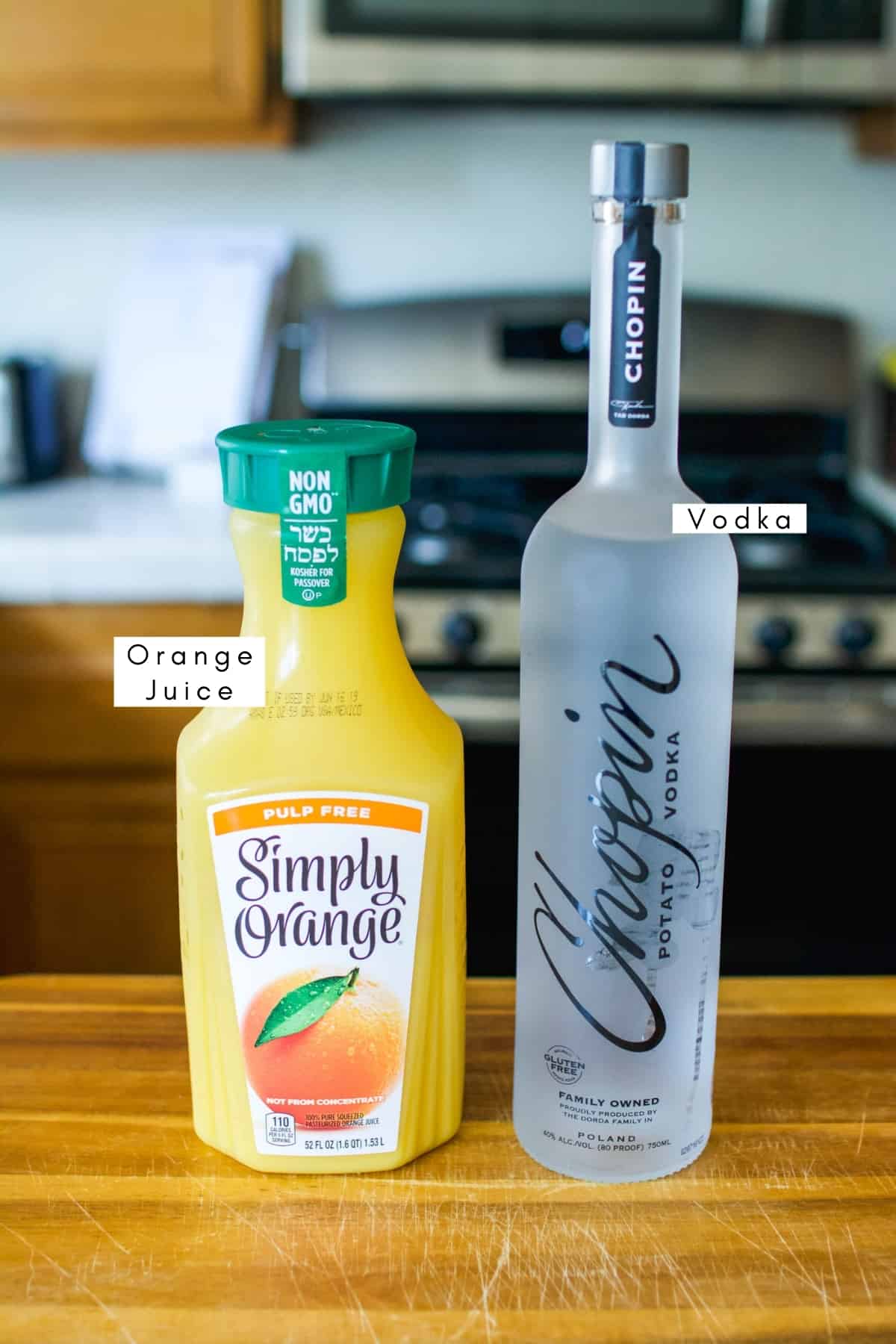 mixing vodka and orange juice