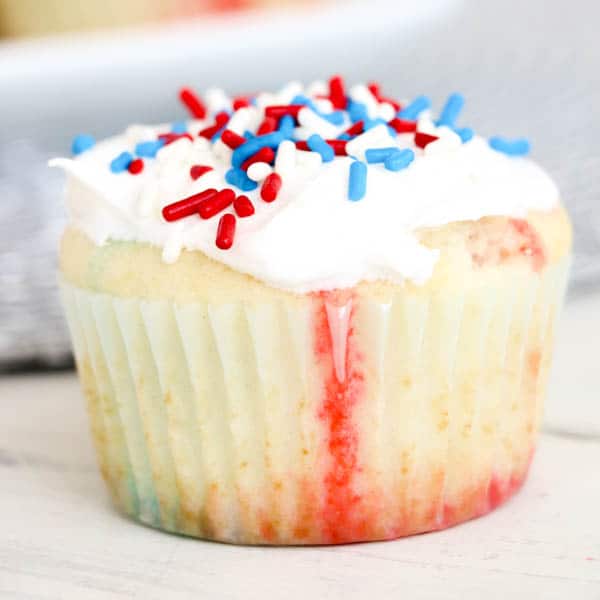 Patriotic Jello Poke Cupcakes: 4th of July Cupcakes