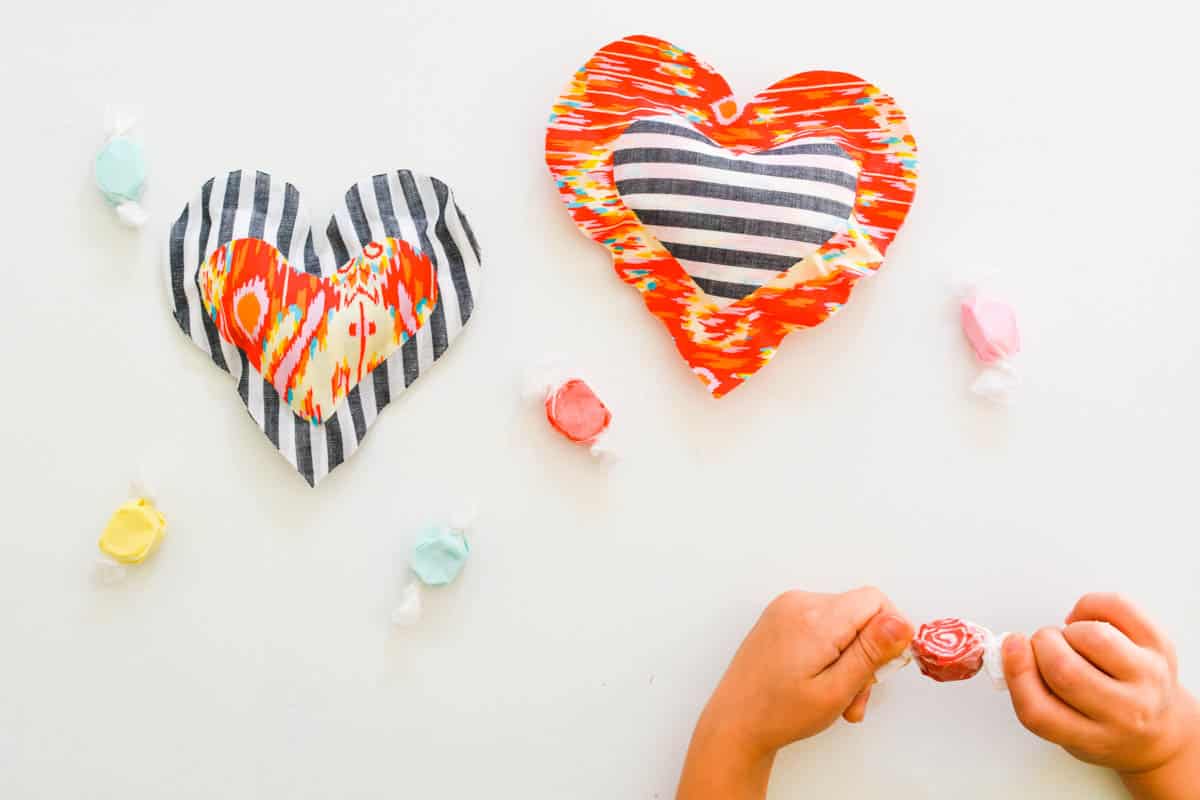 DIY Valentine Fabric Hearts [NO-Sew Pillows] Story - Cupcakes and Cutlery