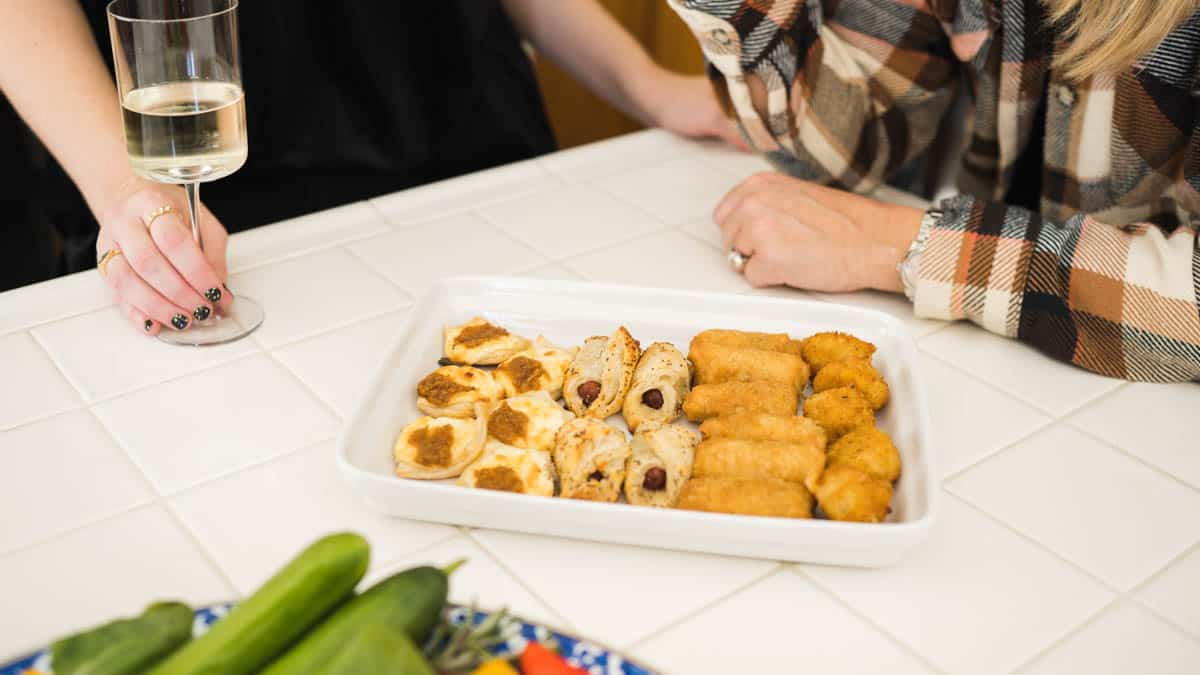 How to Keep Food Warm for a Party Using the Oven and More