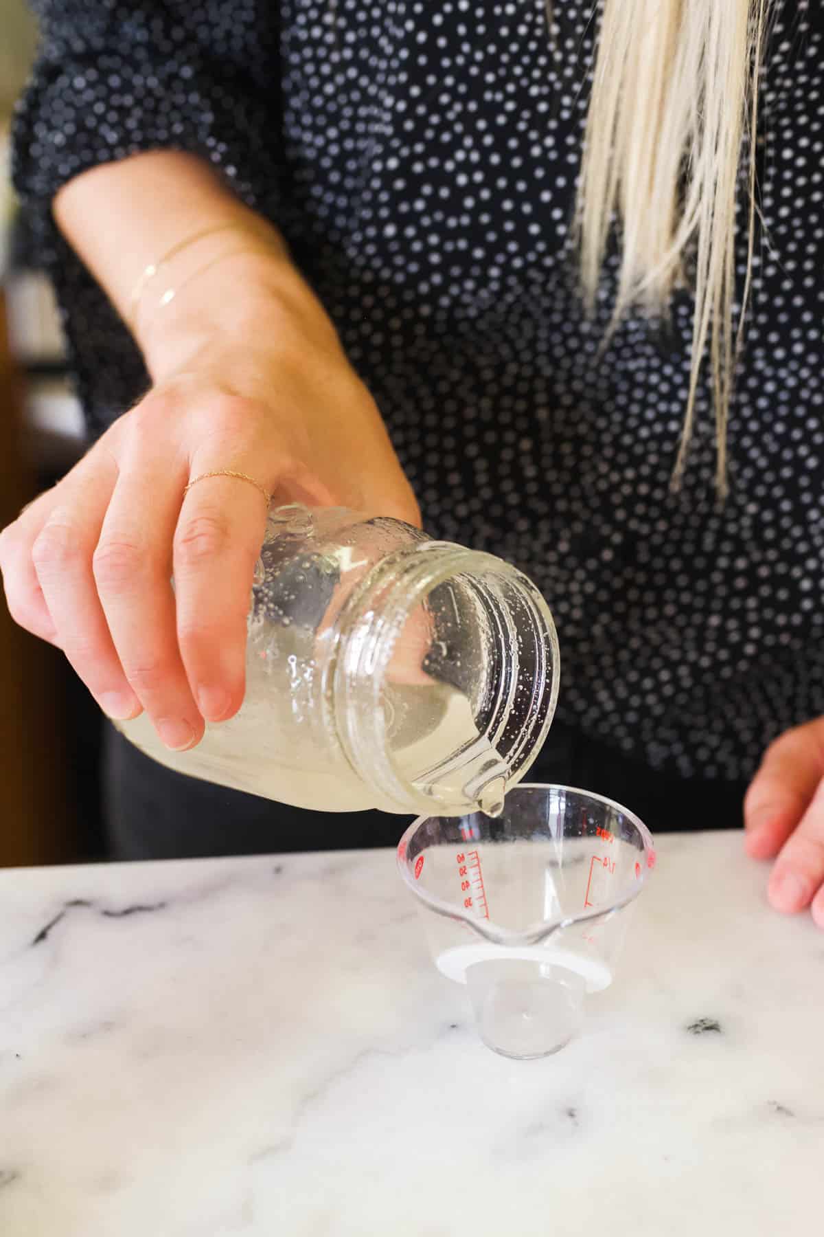 Simple Syrup In A Jar (No Cook Recipe!) - Cupcakes and Cutlery