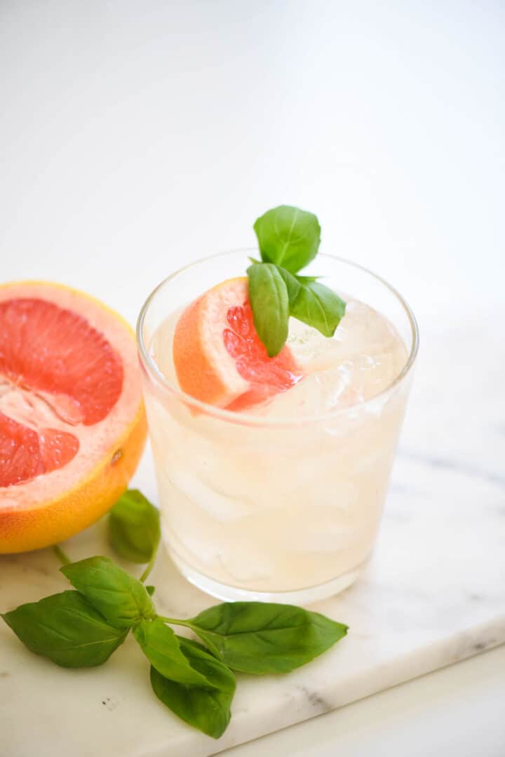 Grapefruit Basil Gin Cocktail Recipe (Basil Greyhound) Cupcakes and