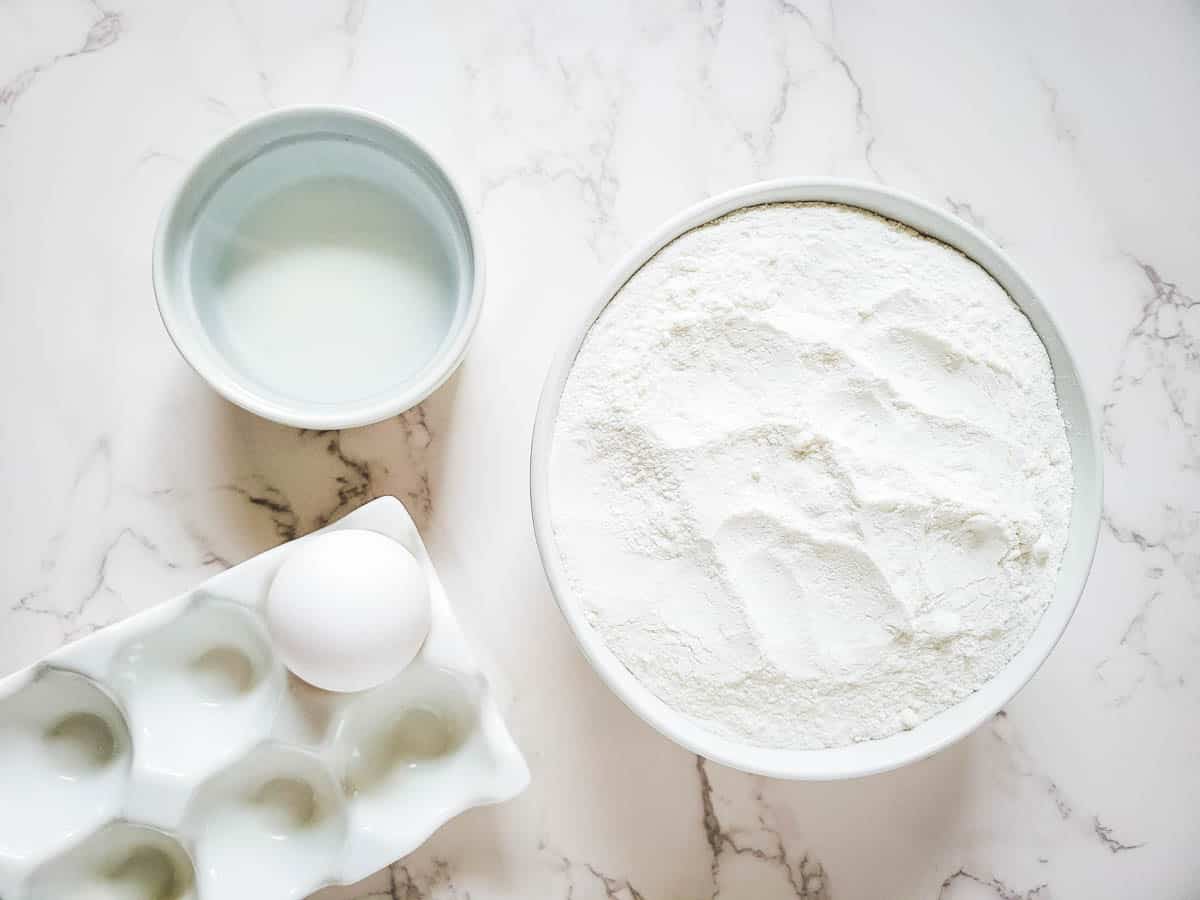 Ingredients needed to make 3 Ingredient Angel Food Cake Mix Cookies.