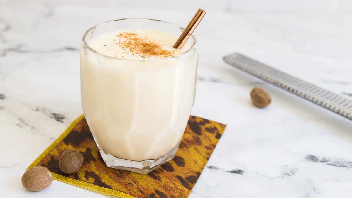 Easy Eggnog Daiquiri Recipe (Frozen Eggnog Cocktail)