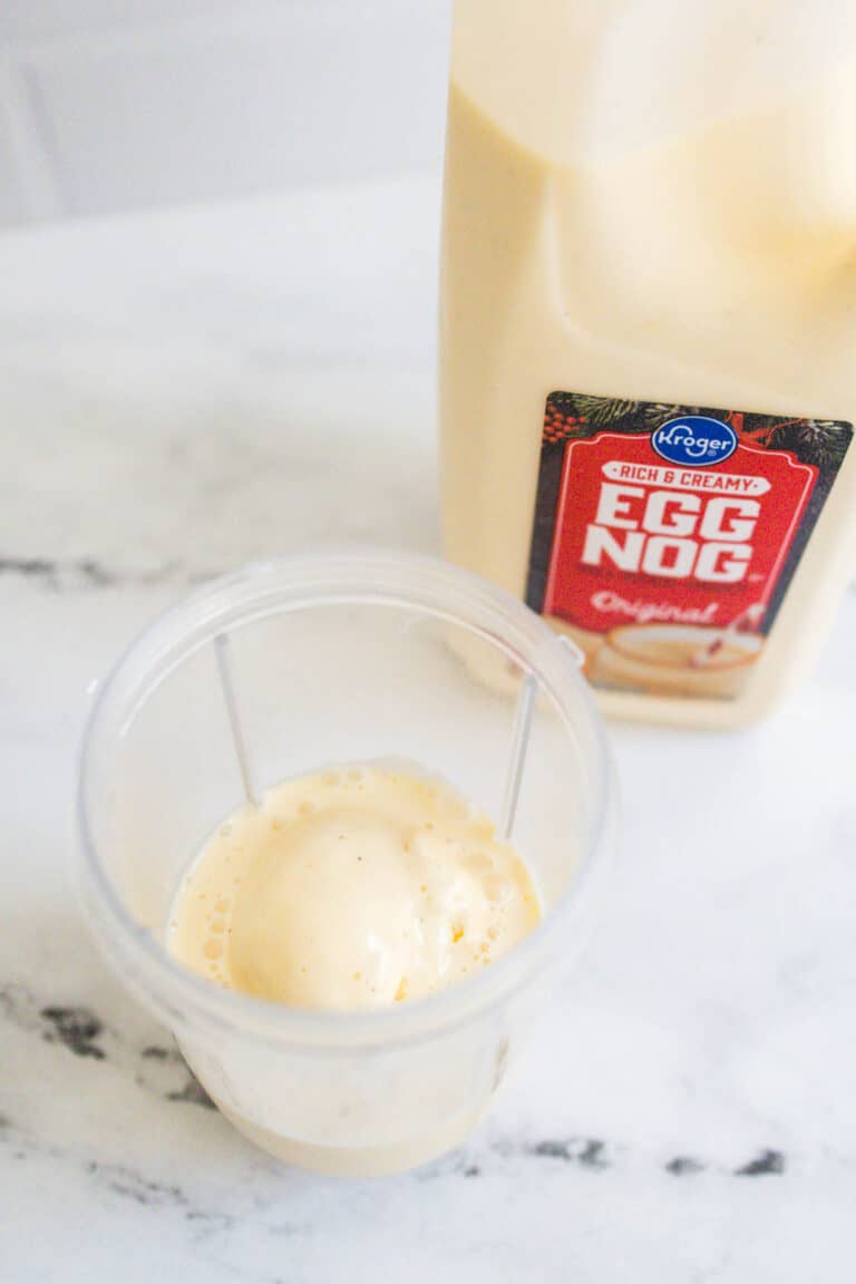 Easy Eggnog Daiquiri Recipe (Frozen Eggnog Cocktail)
